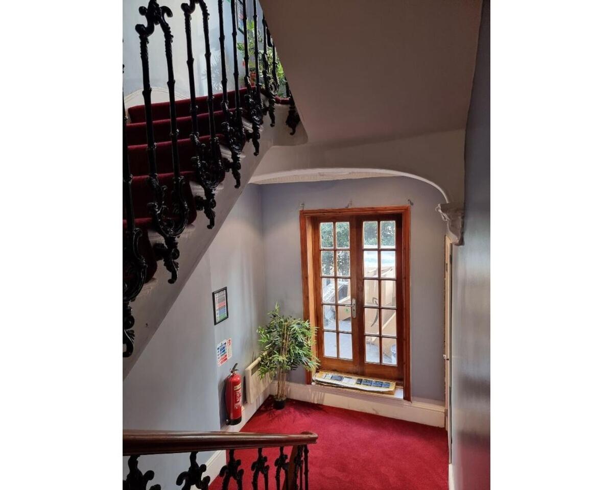 Апартаменты F101-First Floor Flat Fits 3 Near Hyde Park Лондон Экстерьер фото